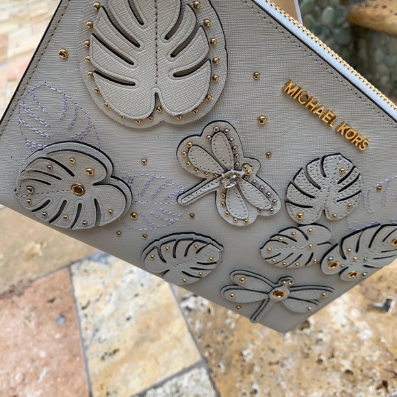 NWT Michael kore Dragonfly White wristlet - Picture 6 of 6